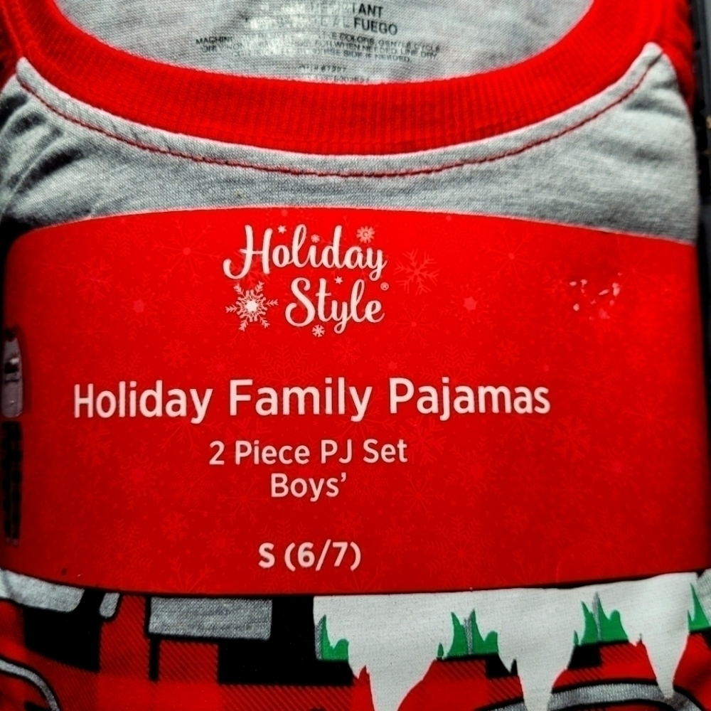 Holiday Style Holiday Family Pajamas 2 piece pj set boys s 6-7 NWT